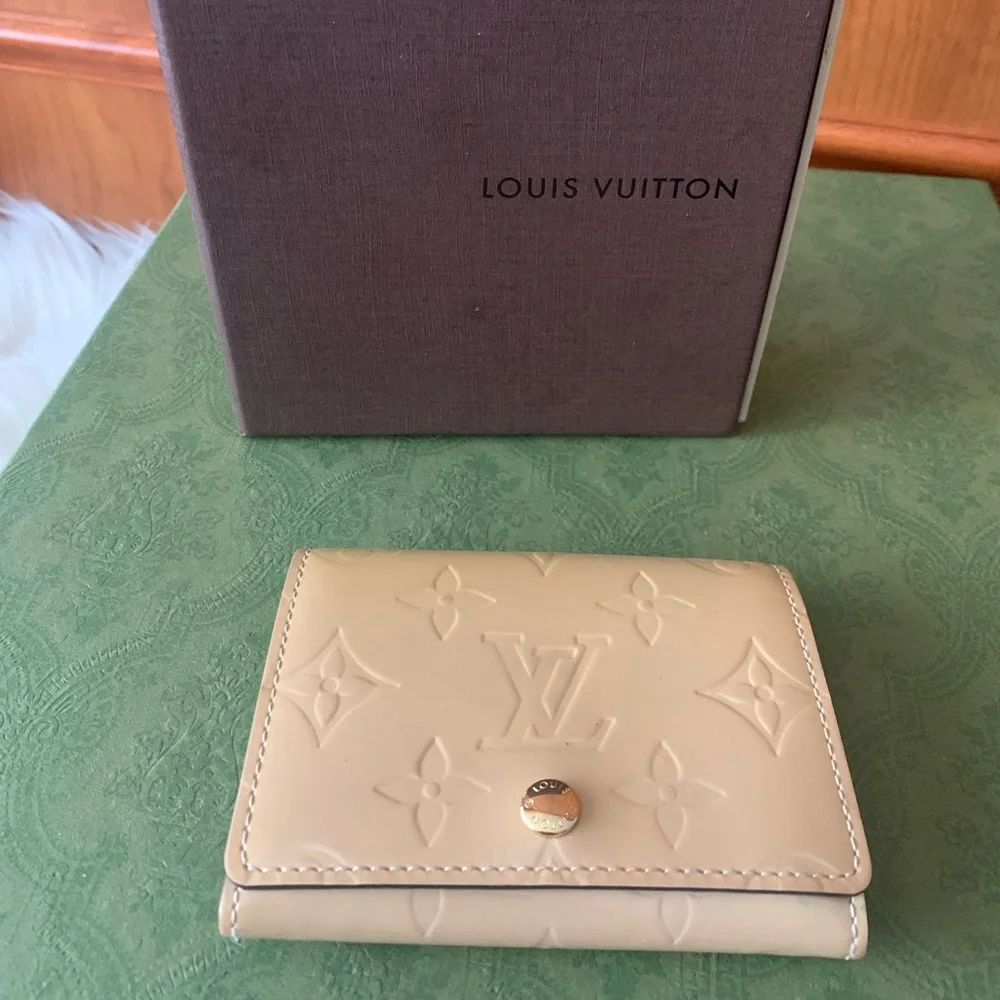 Louis Vuitton Vernis Business Card Holder⭐️⭐️ - Picture 3 of 16